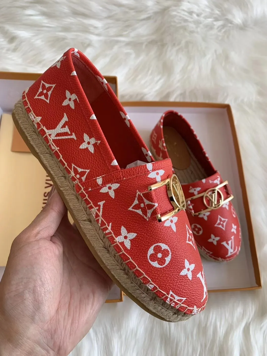 👟👟Ex-factory price 380👟👟 Lvui...Vuitt* on/】...Top purchasing agent, the highest version. Counter 19ss autumn and winter new straw woven women's, men's, mixed material gold thread letter fisherman shoes series, popular single shoes, beautiful on the feet. Purchase the authentic original build 6⃣Female model: sizes 34-41.